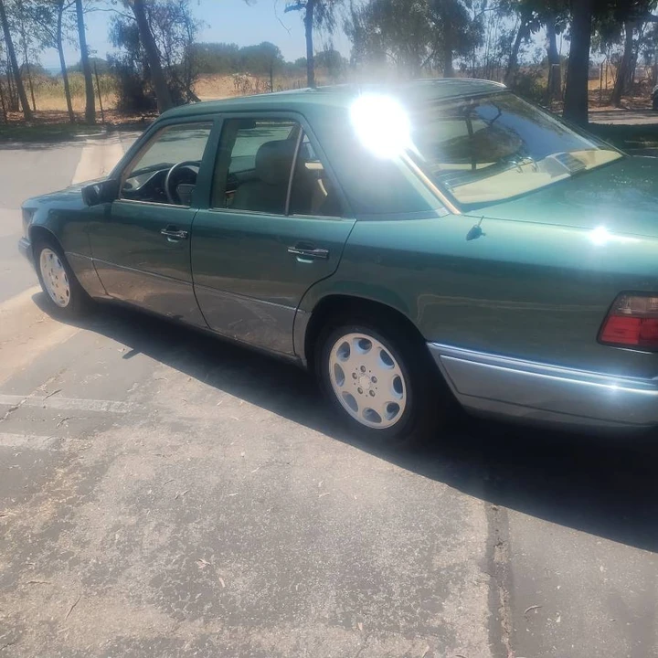 1995 Mercedes-Benz W124 E-Class - Image 13 of 13