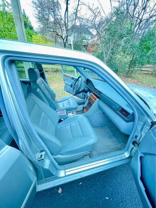 1995 Mercedes-Benz W124 E-Class - Image 11 of 20