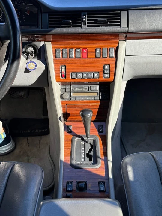 1995 Mercedes-Benz W124 E-Class - Image 12 of 18