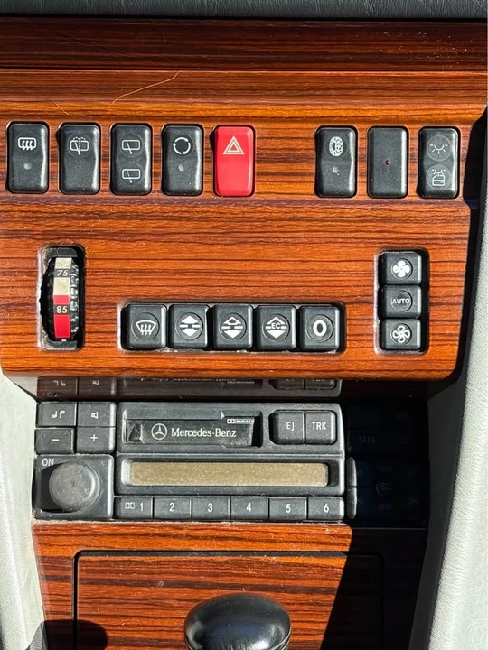 1995 Mercedes-Benz W124 E-Class - Image 15 of 18