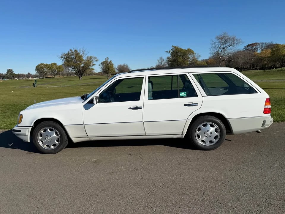 1995 Mercedes-Benz W124 E-Class - Image 4 of 18