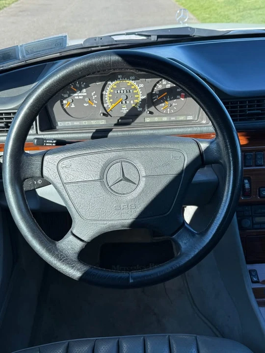 1995 Mercedes-Benz W124 E-Class - Image 10 of 18