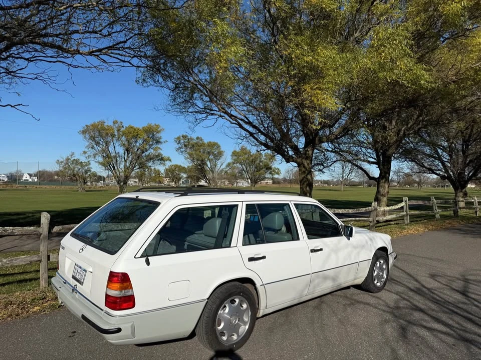 1995 Mercedes-Benz W124 E-Class - Image 17 of 18