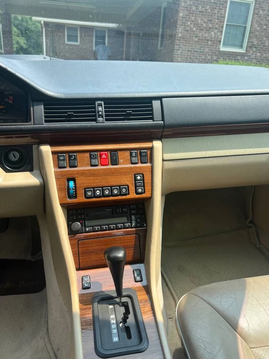 1995 Mercedes-Benz W124 E-Class - Image 12 of 13