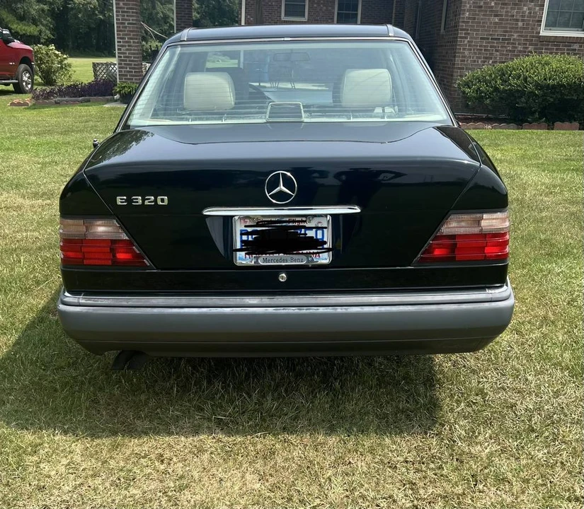 1995 Mercedes-Benz W124 E-Class - Image 2 of 13