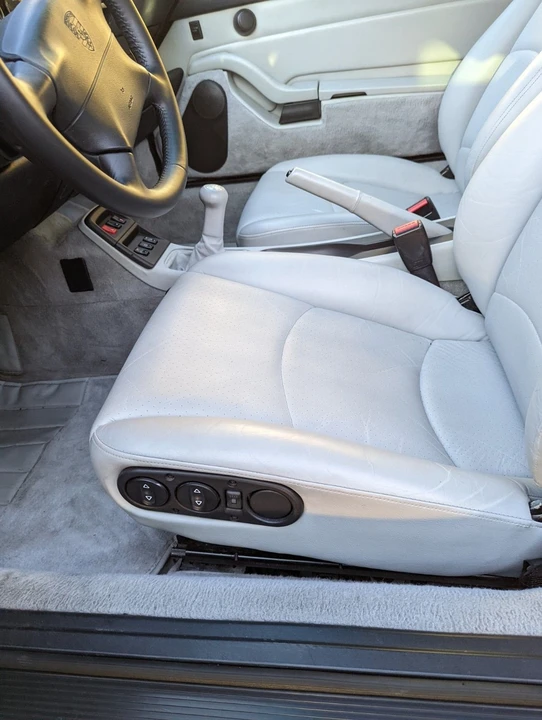 1995 Porsche 993 Carrera 4 - Image 13 of 15