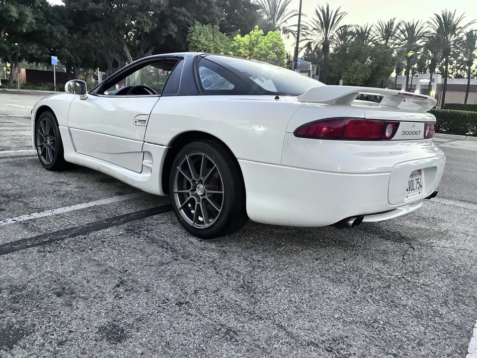 1995 Mitsubishi 3000GT Series 2 - Image 4 of 24