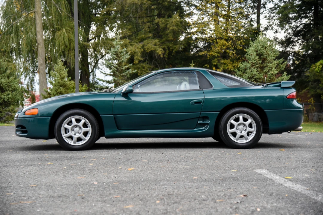 1995 Mitsubishi 3000GT Series 2 - Image 2 of 31