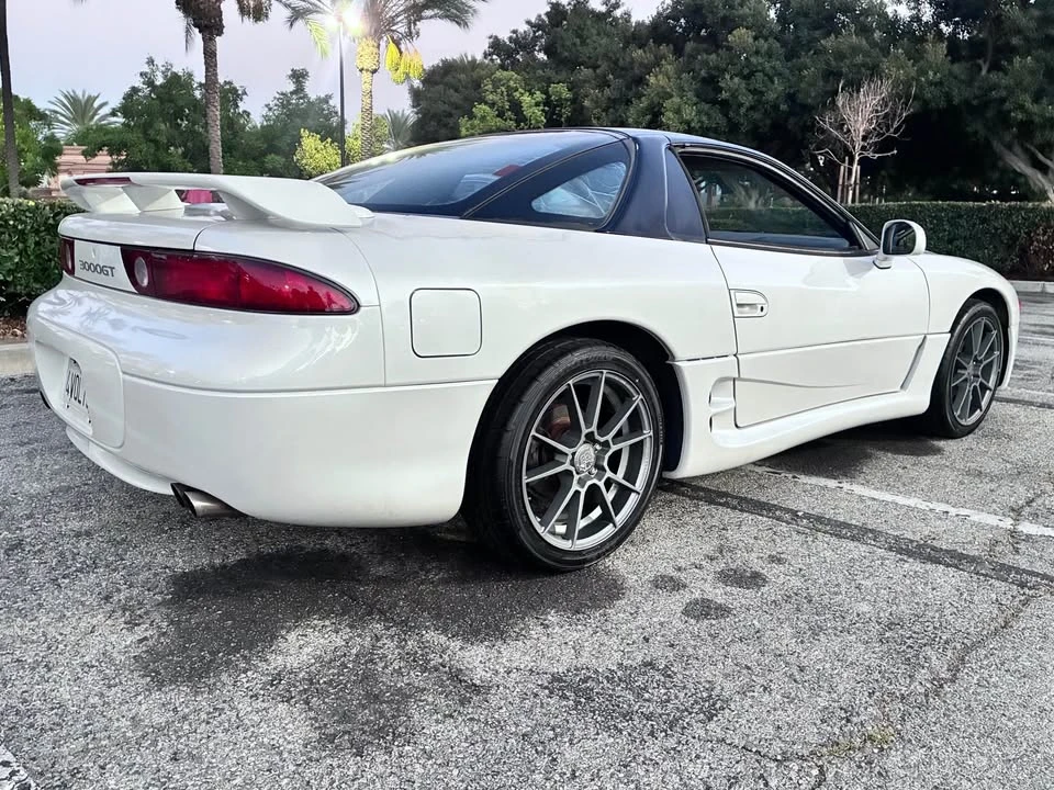 1995 Mitsubishi 3000GT Series 2 - Image 2 of 15