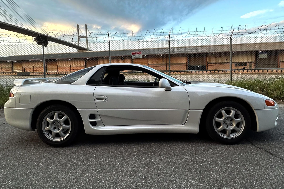1995 Mitsubishi 3000GT Series 2 - Image 3 of 31