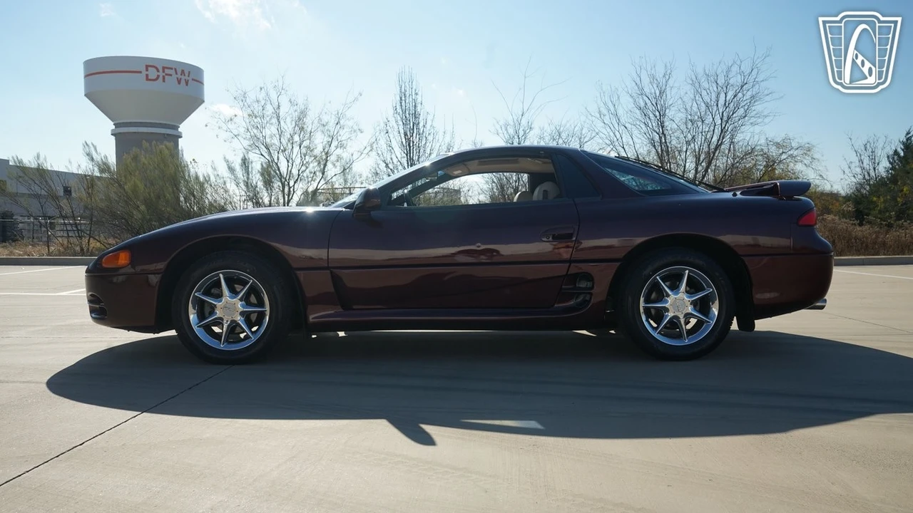 1995 Mitsubishi 3000GT Series 2 - Image 8 of 12