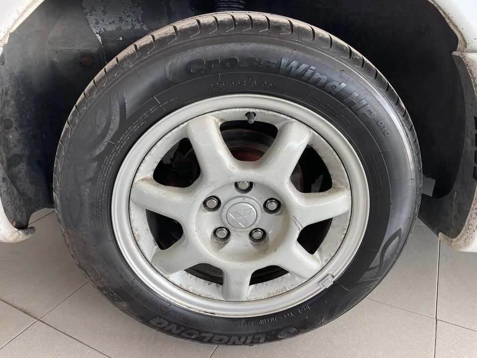 1995 Mitsubishi 3000GT Series 2 - Image 12 of 20