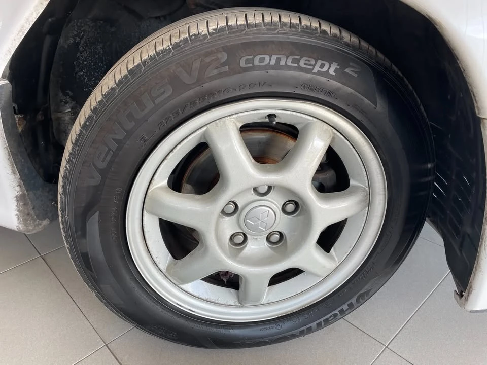 1995 Mitsubishi 3000GT Series 2 - Image 9 of 20