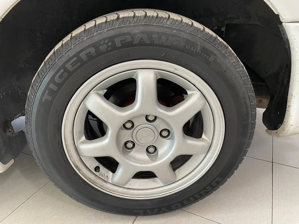 1995 Mitsubishi 3000GT Series 2 - Image 11 of 20