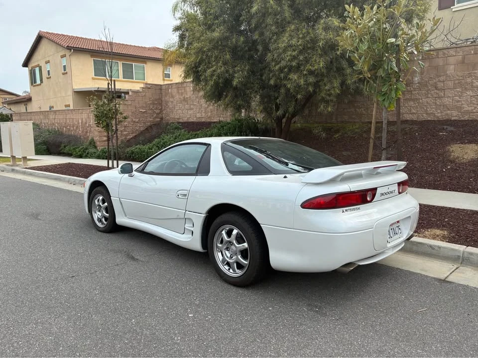 1995 Mitsubishi 3000GT Series 2 - Image 2 of 10