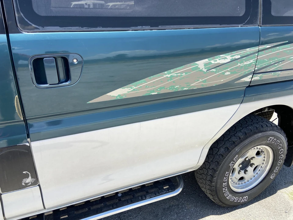 1995 Mitsubishi Delica 4th Gen - Image 8 of 21