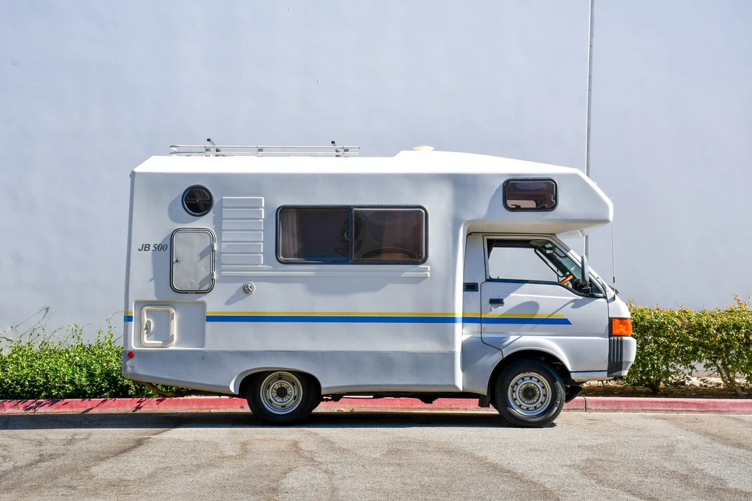 1995 Mitsubishi Delica 4th Gen - Image 12 of 31