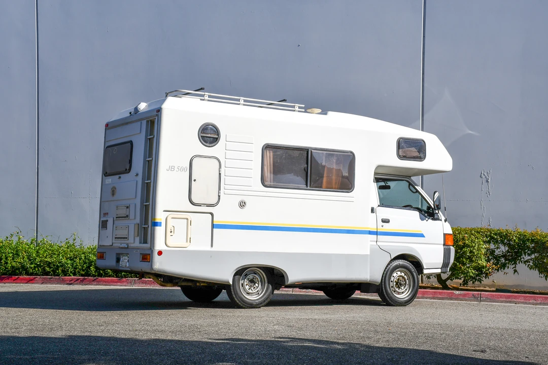 1995 Mitsubishi Delica 4th Gen - Image 10 of 31
