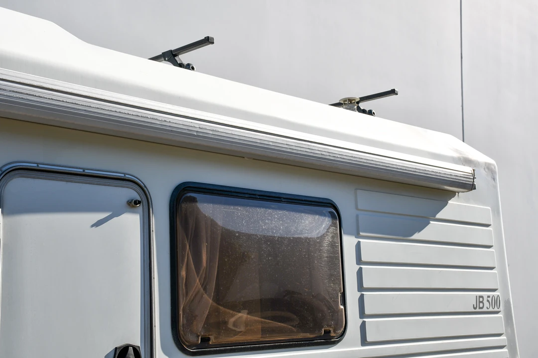 1995 Mitsubishi Delica 4th Gen - Image 17 of 31