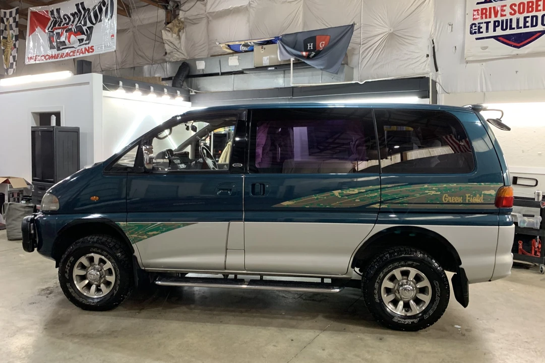 1995 Mitsubishi Delica 4th Gen - Image 12 of 31
