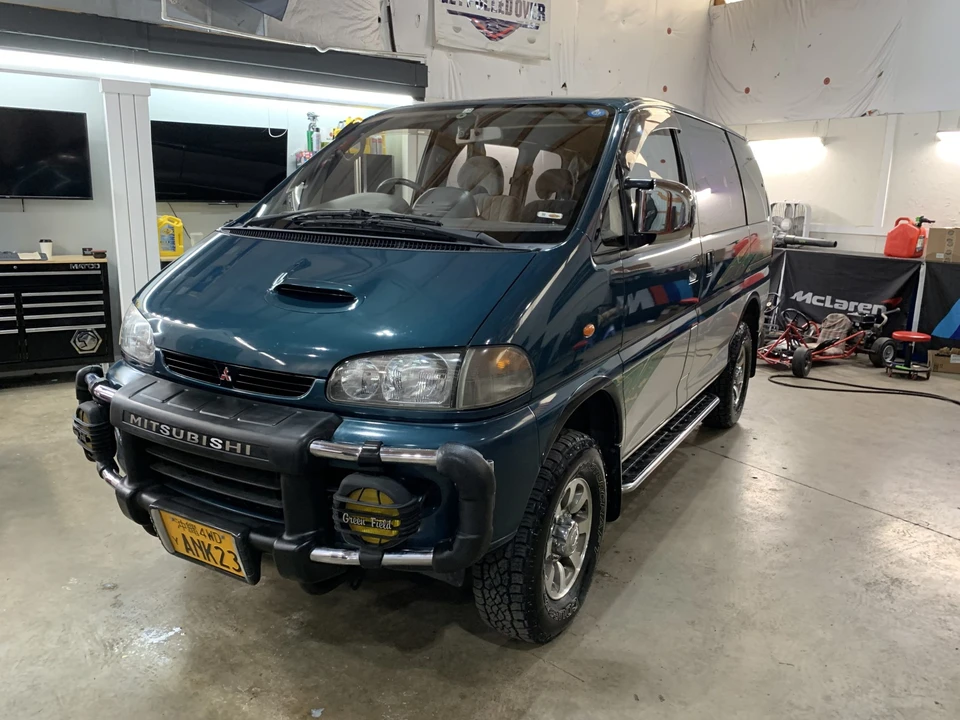 1995 Mitsubishi Delica 4th Gen - Image 3 of 31