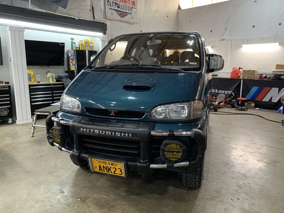 1995 Mitsubishi Delica 4th Gen - Image 4 of 31