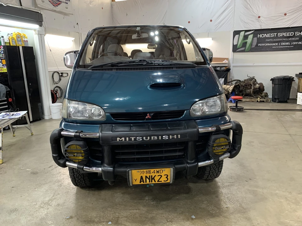 1995 Mitsubishi Delica 4th Gen - Image 5 of 31
