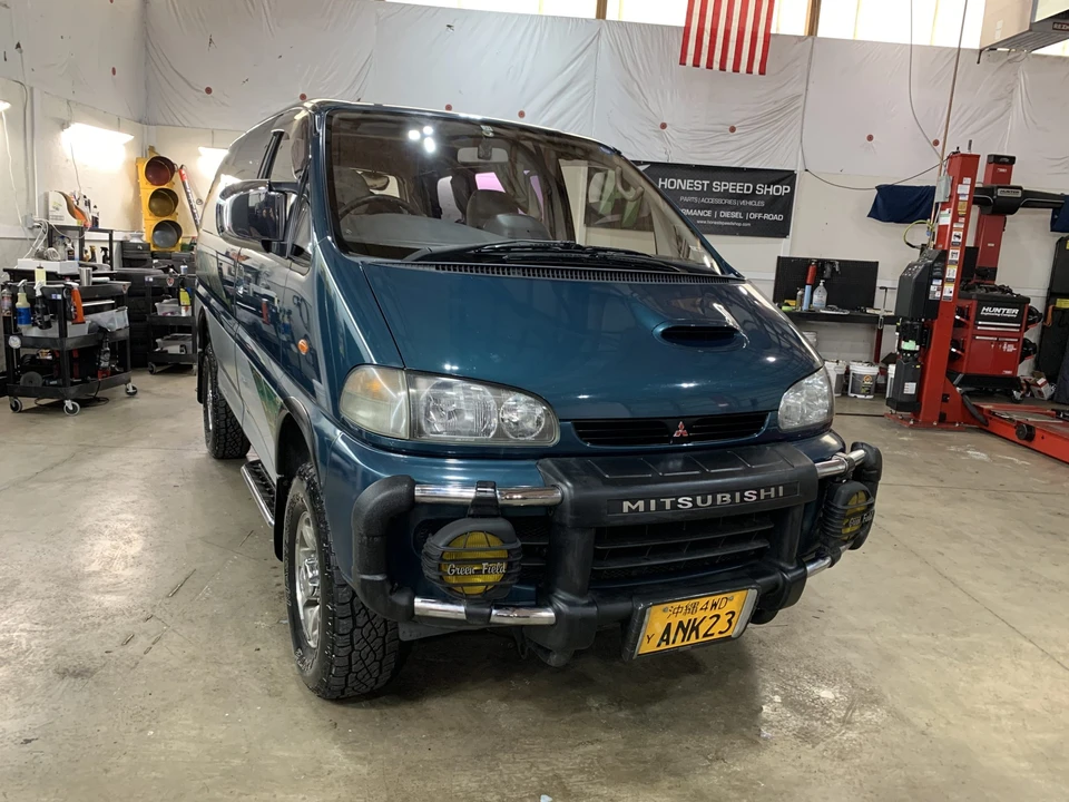 1995 Mitsubishi Delica 4th Gen - Image 6 of 31