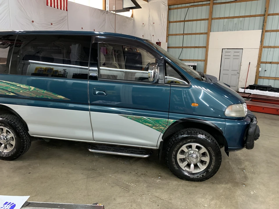 1995 Mitsubishi Delica 4th Gen - Image 19 of 31