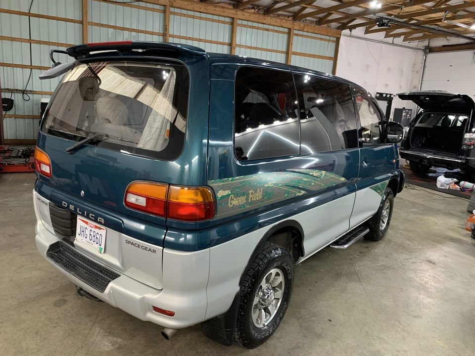 1995 Mitsubishi Delica 4th Gen - Image 10 of 31