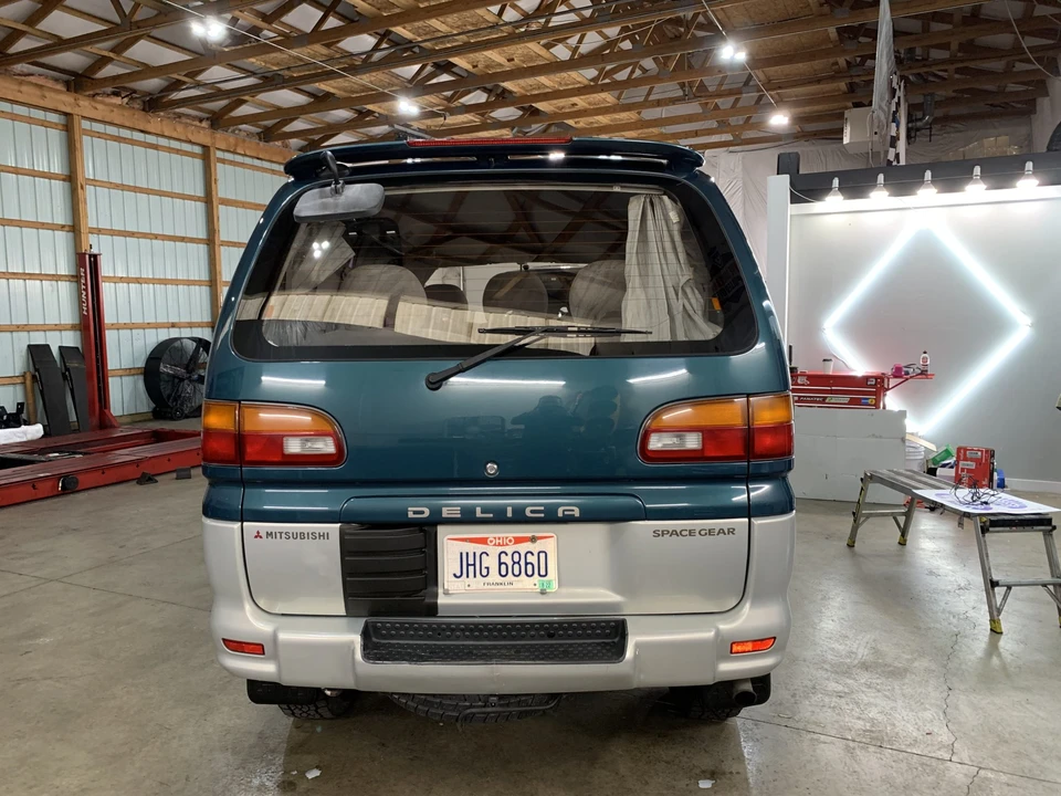 1995 Mitsubishi Delica 4th Gen - Image 11 of 31