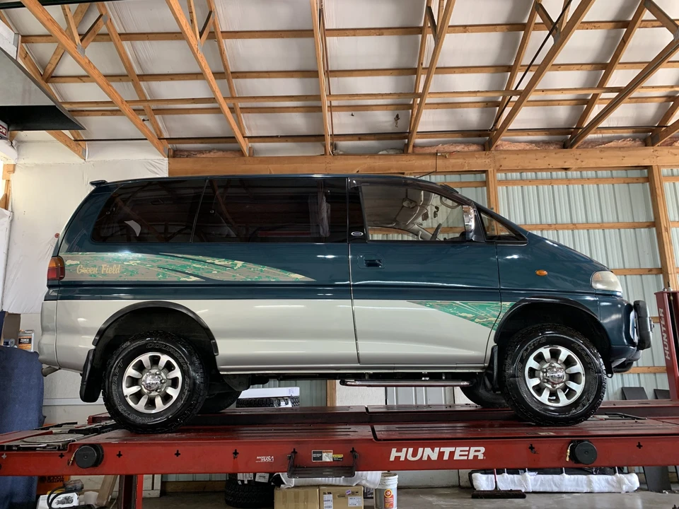 1995 Mitsubishi Delica 4th Gen - Image 18 of 31