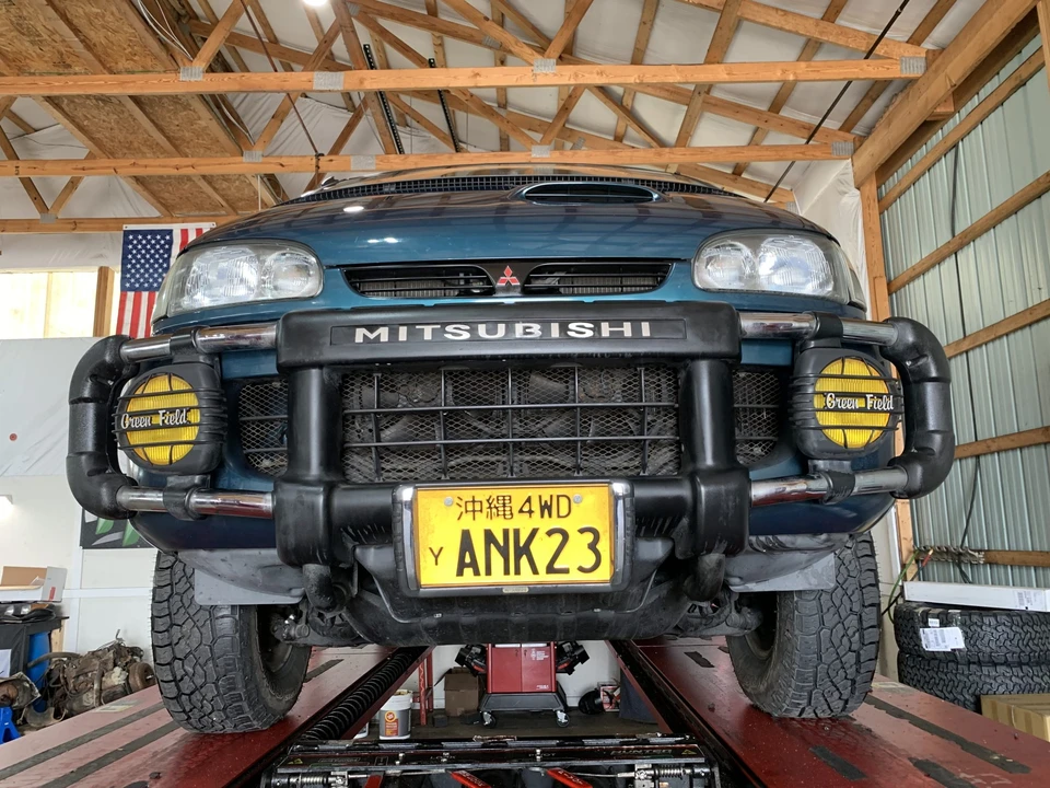 1995 Mitsubishi Delica 4th Gen - Image 17 of 31