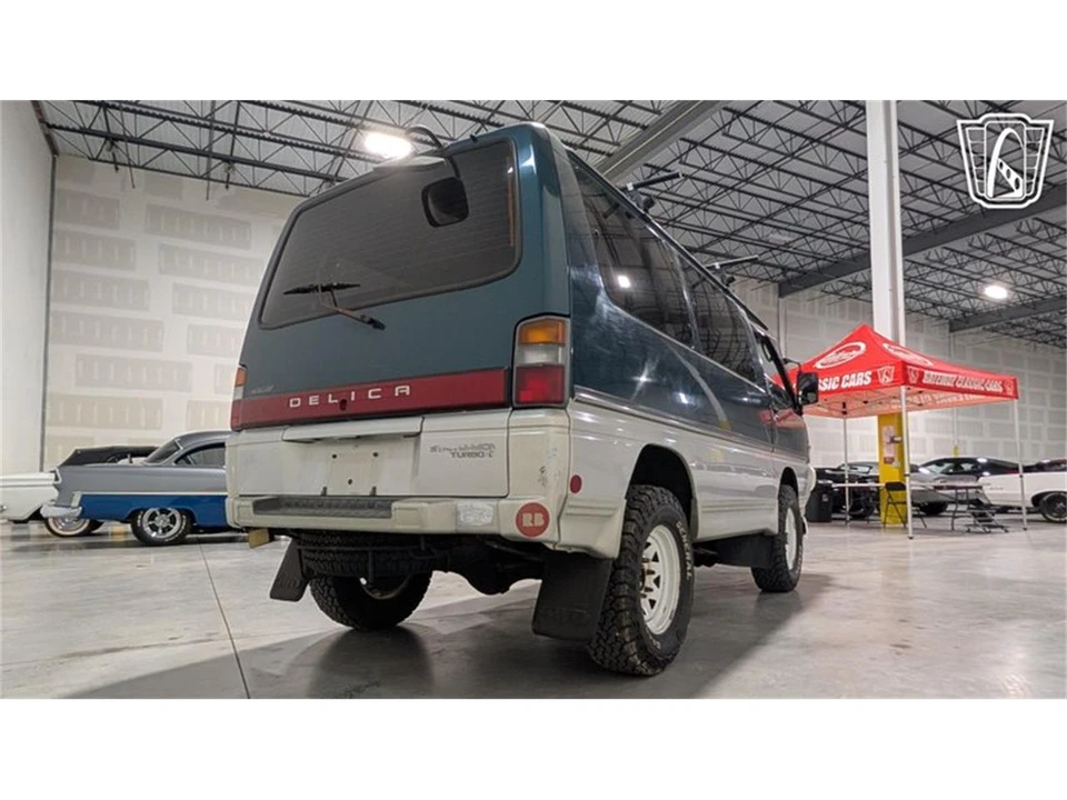 1995 Mitsubishi Delica 4th Gen - Image 16 of 31
