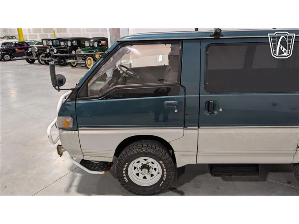 1995 Mitsubishi Delica 4th Gen - Image 26 of 31