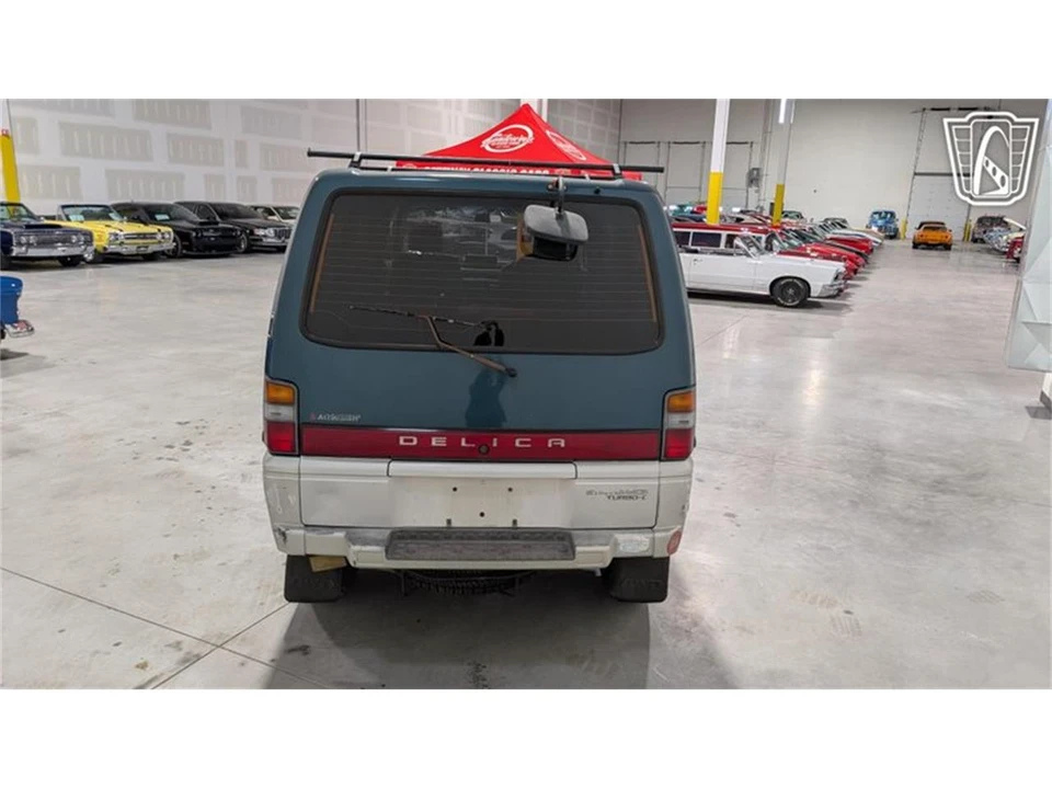 1995 Mitsubishi Delica 4th Gen - Image 11 of 31