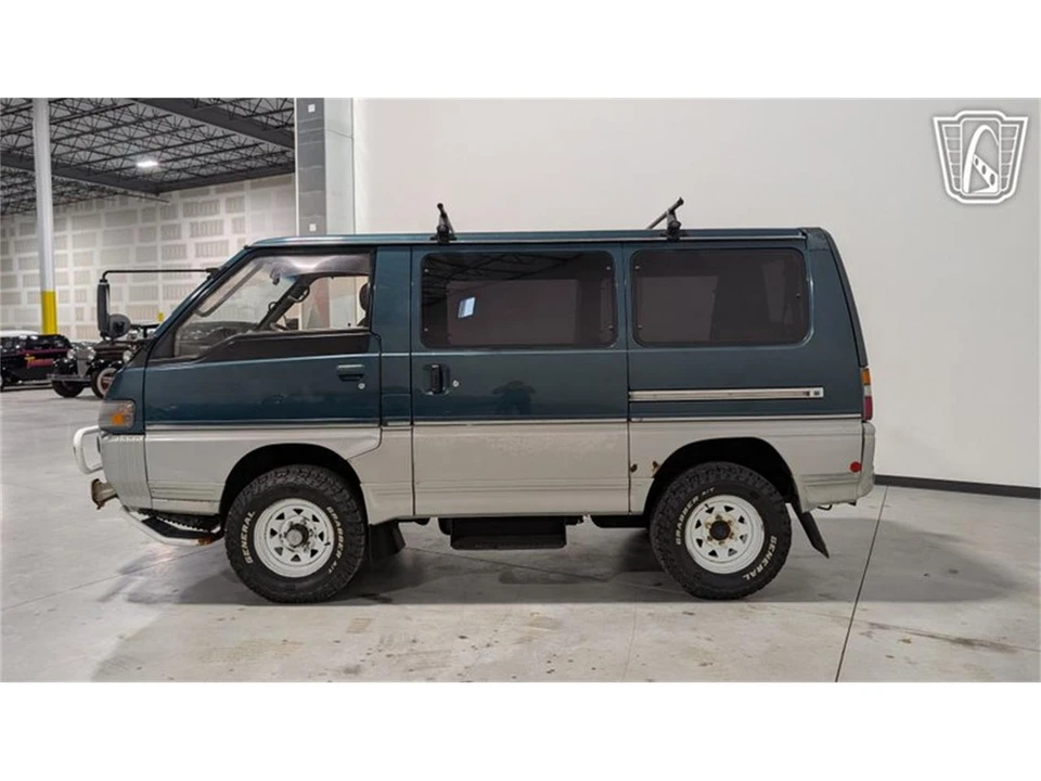 1995 Mitsubishi Delica 4th Gen - Image 6 of 31