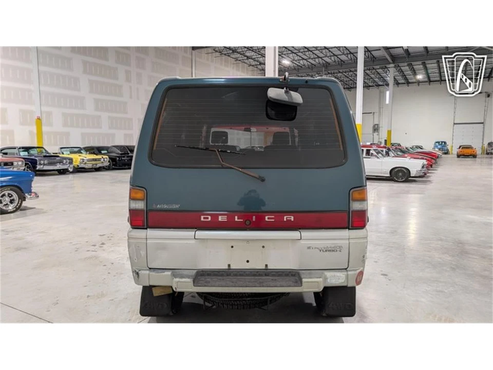 1995 Mitsubishi Delica 4th Gen - Image 12 of 31