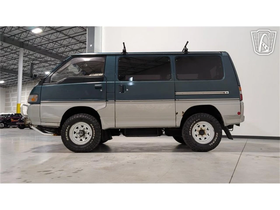 1995 Mitsubishi Delica 4th Gen - Image 7 of 31