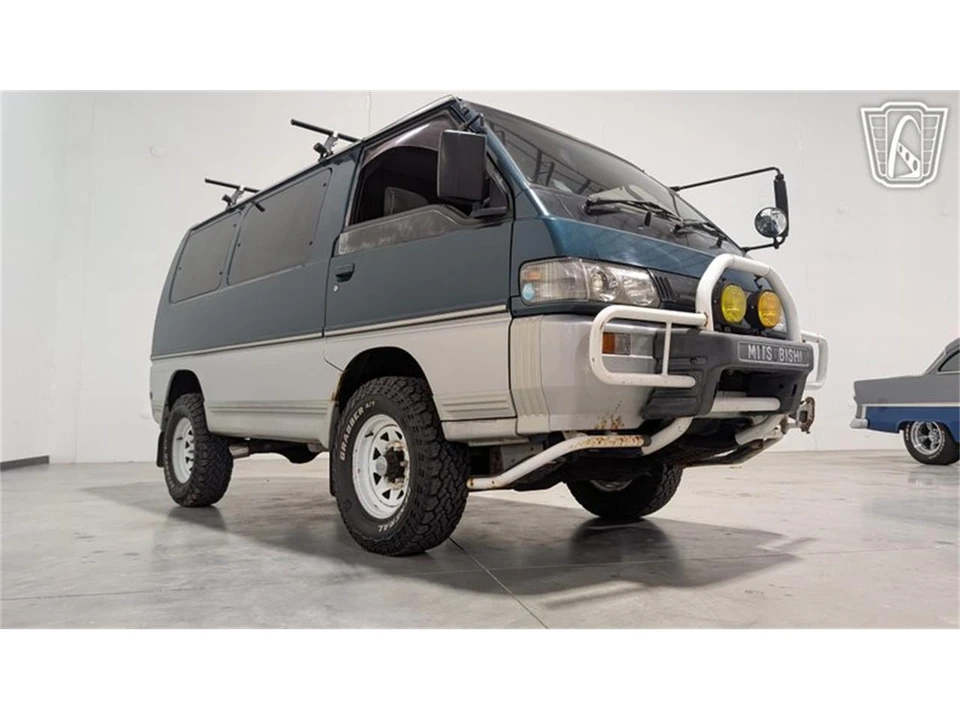 1995 Mitsubishi Delica 4th Gen - Image 22 of 31