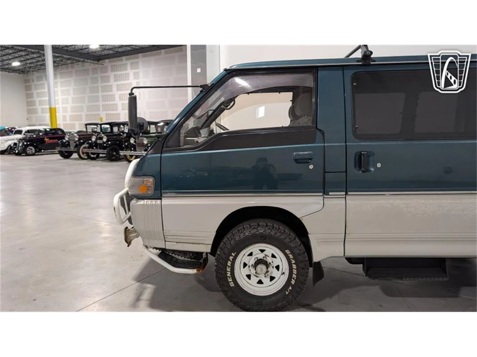 1995 Mitsubishi Delica 4th Gen - Image 27 of 31
