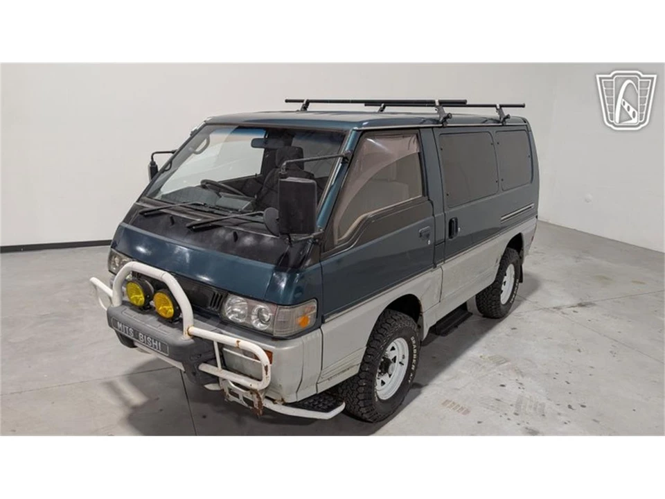 1995 Mitsubishi Delica 4th Gen - Image 2 of 31