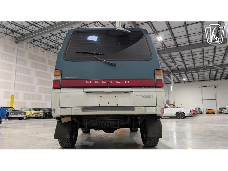 1995 Mitsubishi Delica 4th Gen - Image 13 of 31