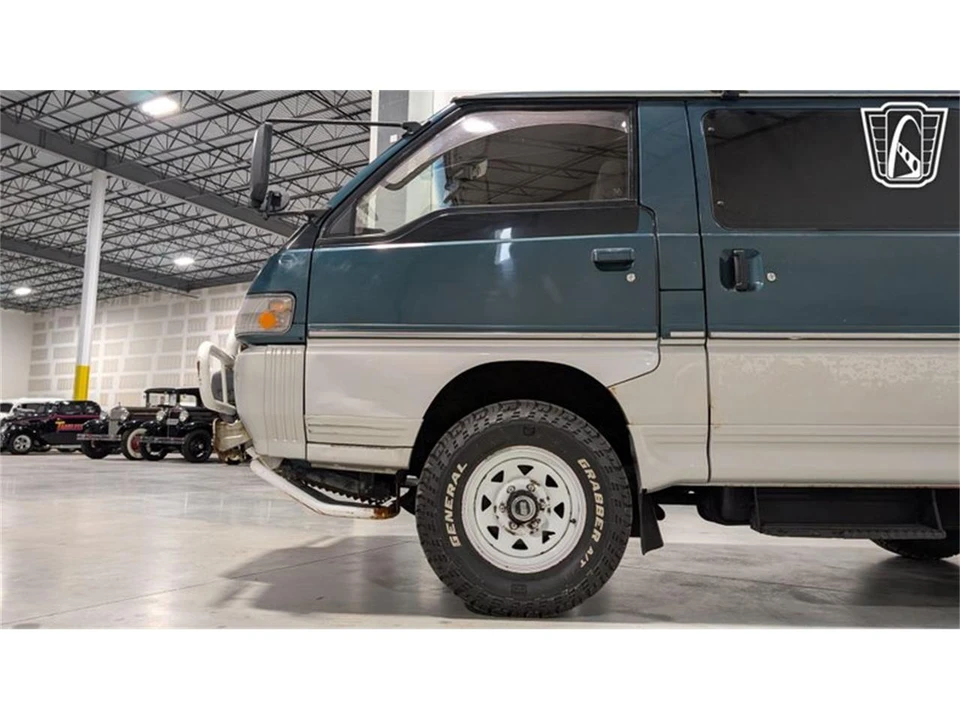 1995 Mitsubishi Delica 4th Gen - Image 28 of 31