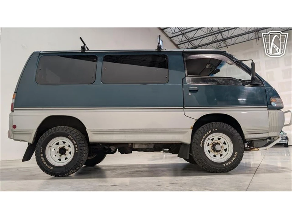1995 Mitsubishi Delica 4th Gen - Image 19 of 31