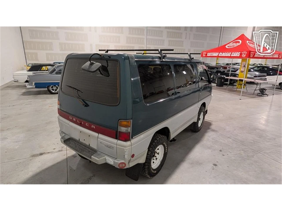 1995 Mitsubishi Delica 4th Gen - Image 14 of 31