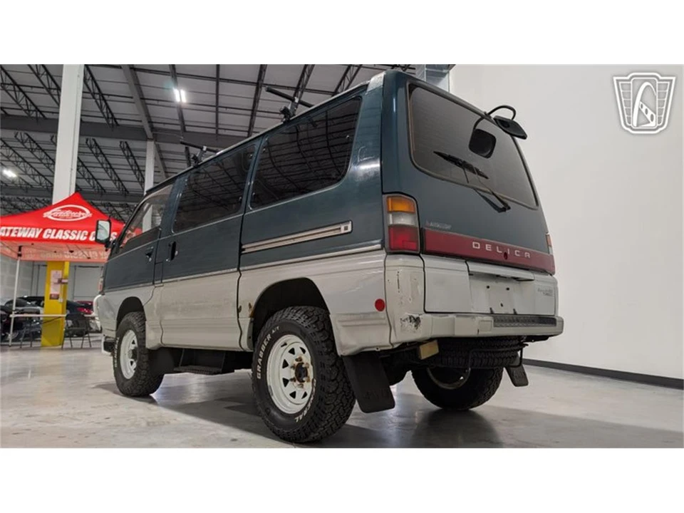 1995 Mitsubishi Delica 4th Gen - Image 10 of 31