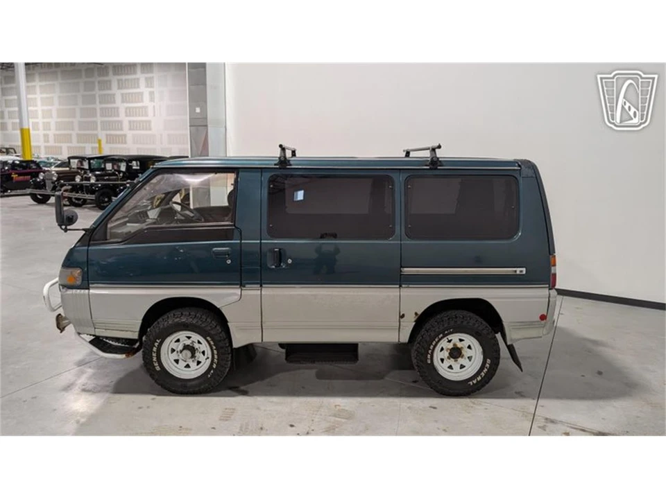 1995 Mitsubishi Delica 4th Gen - Image 5 of 31