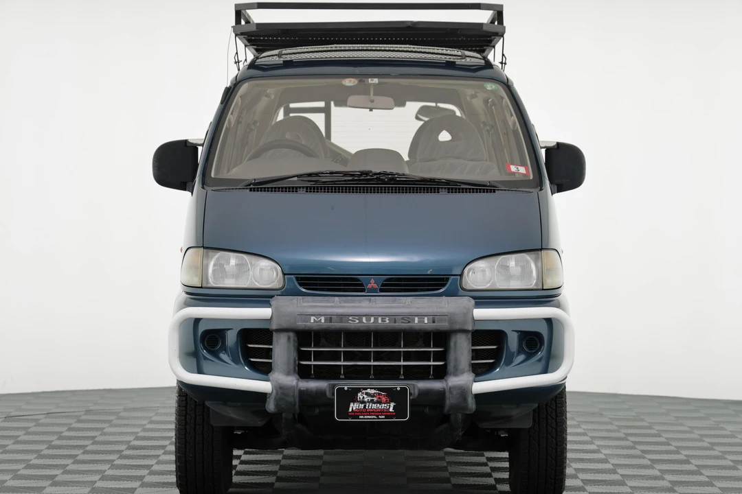 1995 Mitsubishi Delica 4th Gen - Image 2 of 31