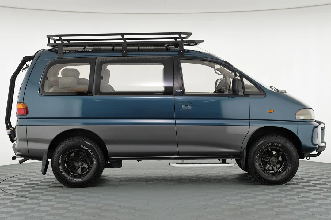 1995 Mitsubishi Delica 4th Gen - Image 3 of 31